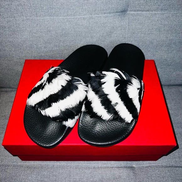 Sold-Valentino Rubber Feather Sandals (NWT)! - Picture 3 of 6